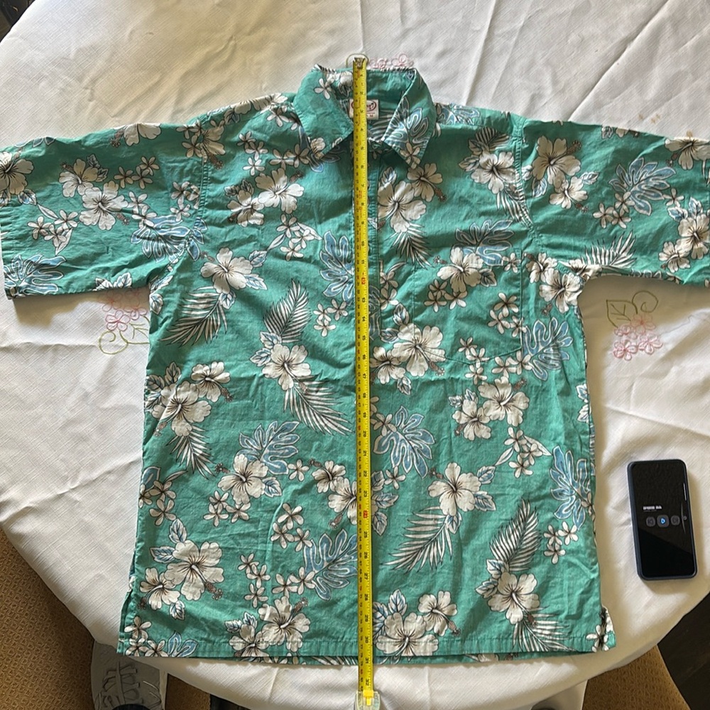 Hawaiian button up shirt